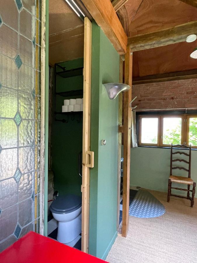Jolie Cabane Avec Jacuzzi Pour Les Amoureux De La Nature Tullins Exterior foto